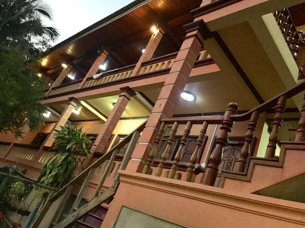 Bkc ヴィラ Muang Pakbèng エクステリア 写真